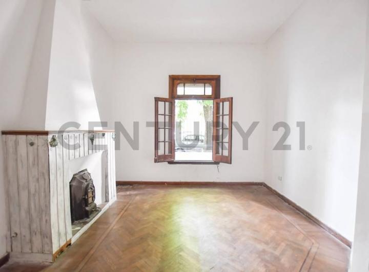VENTA DE CASA - CALLE 3 ESQUINA 54 - PATRIMONIO HISTORICO 3
