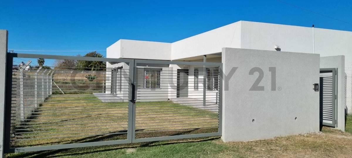 508 y 5 - CASA A ESTRENAR EN VILLA CASTELLS - DON JULIAN
