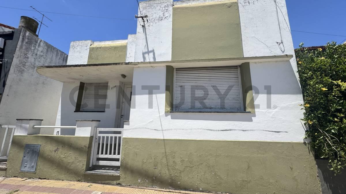 60 ENTRE 137 Y 138 CASA EN VENTA EXCELENTE UBICACION CENTRO DE LOS HORNOS