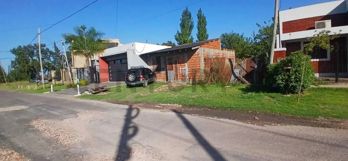 Venta de  Lote  calle 43 entre 190 y 191 2