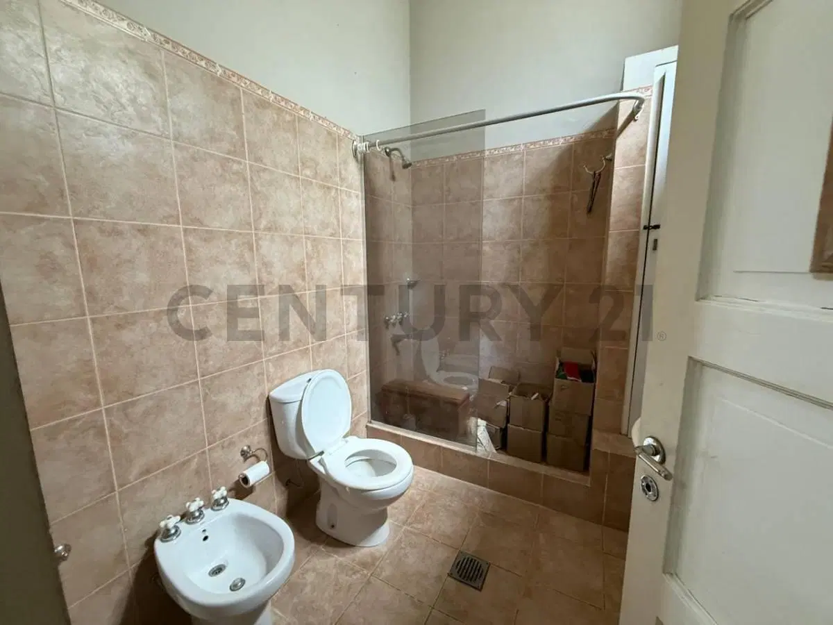 Casa en Venta - 54 esquina 17 - 2 dormitorios con Cochera - USD 160.000 8