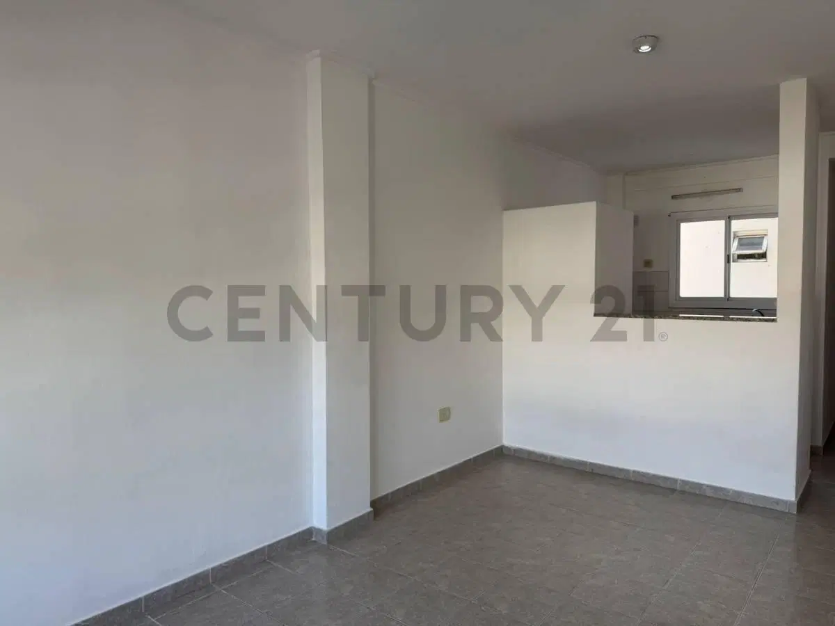 Calle 33 e/ 15 y 16 | Departamento de 1 dormitorio en alquiler 4