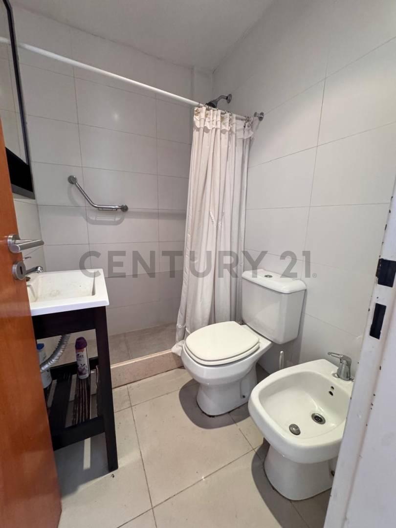 Foto de Alquiler Dúplex amoblado - 3 dormitorios y terraza propia - 57 entre 12 y 13, imagen 4