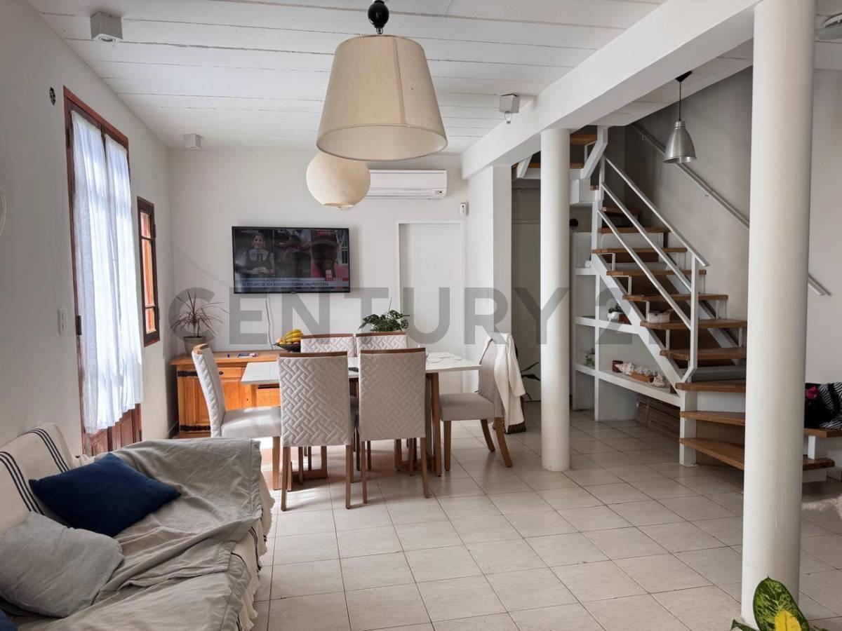 Casa en venta en Sicardi – 635 y 11 Bis | 2 dormitorios y amplio Parque | USD 120.000