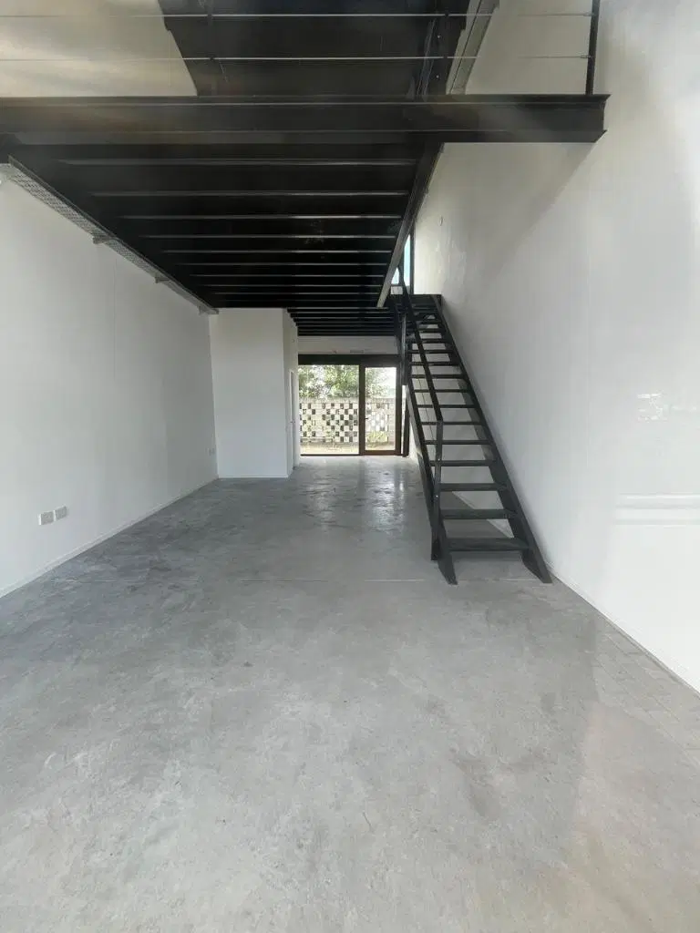485 Y 138 LOCAL EN VENTA  70 METROS GORINA CENTRO COMERCIAL OPORTUNIDAD 5