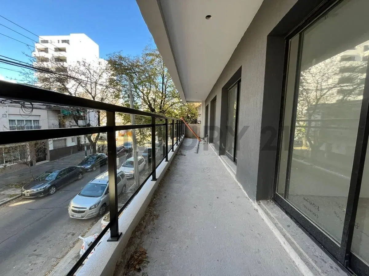 39 ENTRE 10 y 11 DEPARTAMENTO DE 1 DORMITORIO Y COCHERA  EN VENTA LA PLATA  PLAZA BELGRANO A ESTRENA 2