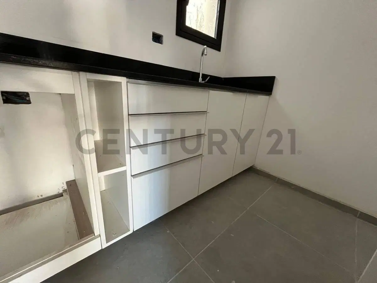 39 ENTRE 10 y 11 DEPARTAMENTO DE 1 DORMITORIO Y COCHERA  EN VENTA LA PLATA  PLAZA BELGRANO A ESTRENA 5