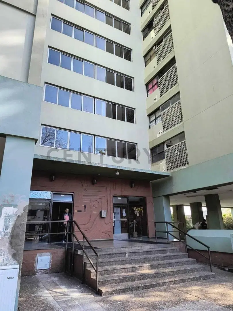 Diag. 80 esq. 119 - Departamento de 2 Dormitorios al Frente en Alquiler - Barrio Hipodromo 4