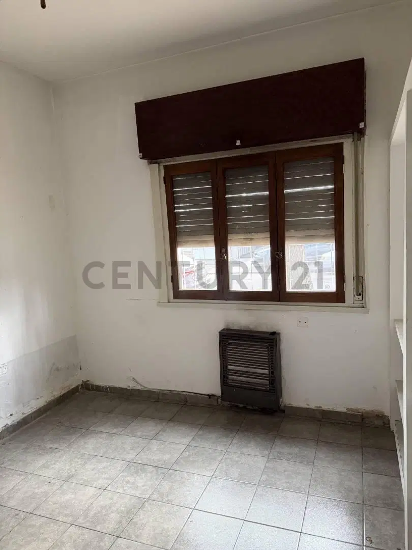 Calle 62 e/ 29 y 30 - PH al frente de 3 ambientes con amplio patio – A refaccionar 5