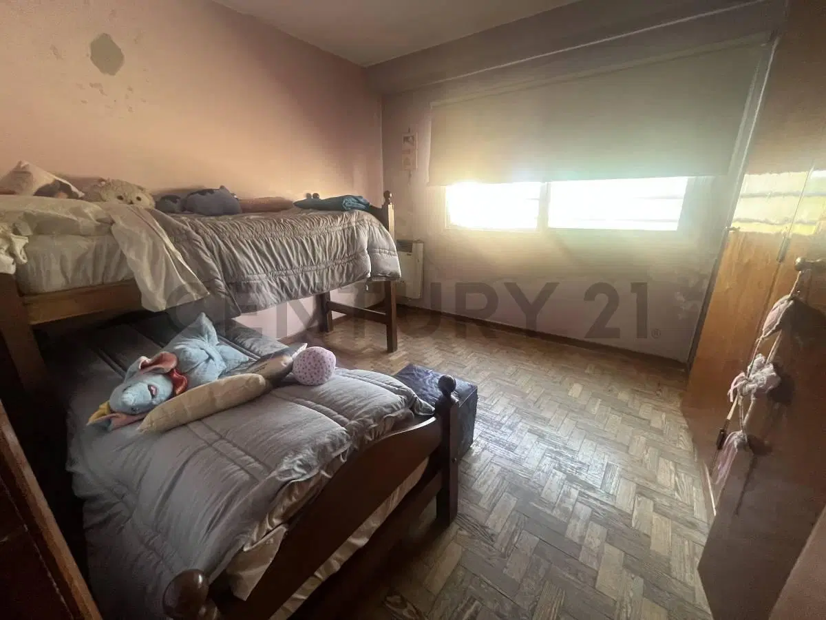 32 entre 31 y 132. PH de 4 dormitorios con cochera en venta, La Plata. 2