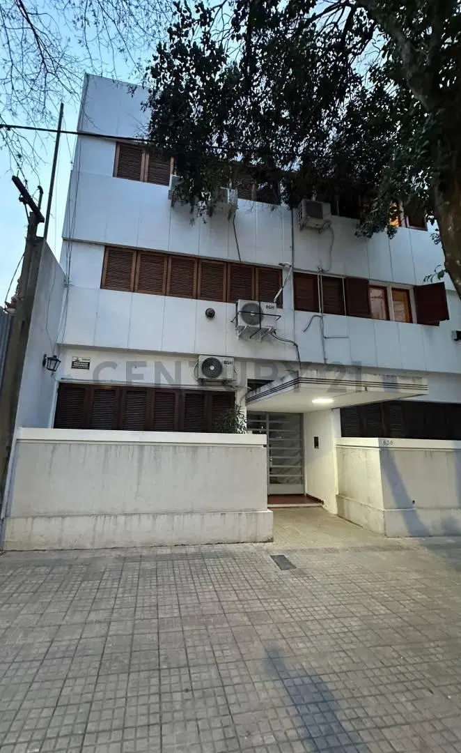 17 e/ 44 y 45 MONOAMBIENTE EN ALQUILER 3