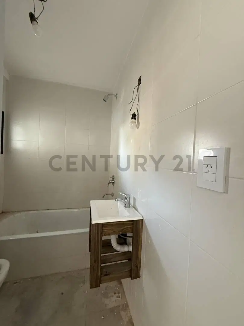 CALLE 3 E/ 61 Y 62 DPTO A ESTRENAR 1 DORMITORIO + COCHERA 4