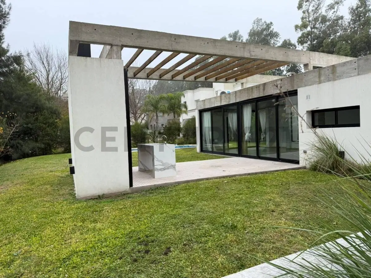 467 142 Y 148 CASA EN ALQUILER 4 DORMITORIOS GRAND BELL 2 BARRIO CERRADO PILETA 4