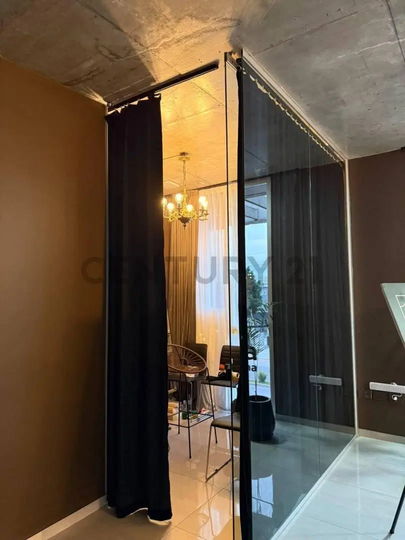 31 entre 505 y 506 OFICINA EN VENTA 84 METROS GORINA HERNANDEZ 8