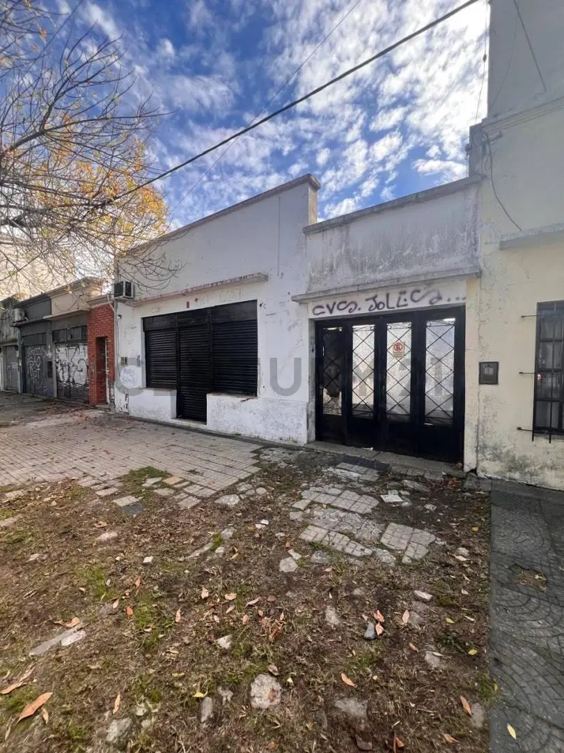 57 entre 21 y 22 CASA LOTE A RECICLAR APTO DESARROLLO CON LOCAL EN VENTA LA PLATA 3