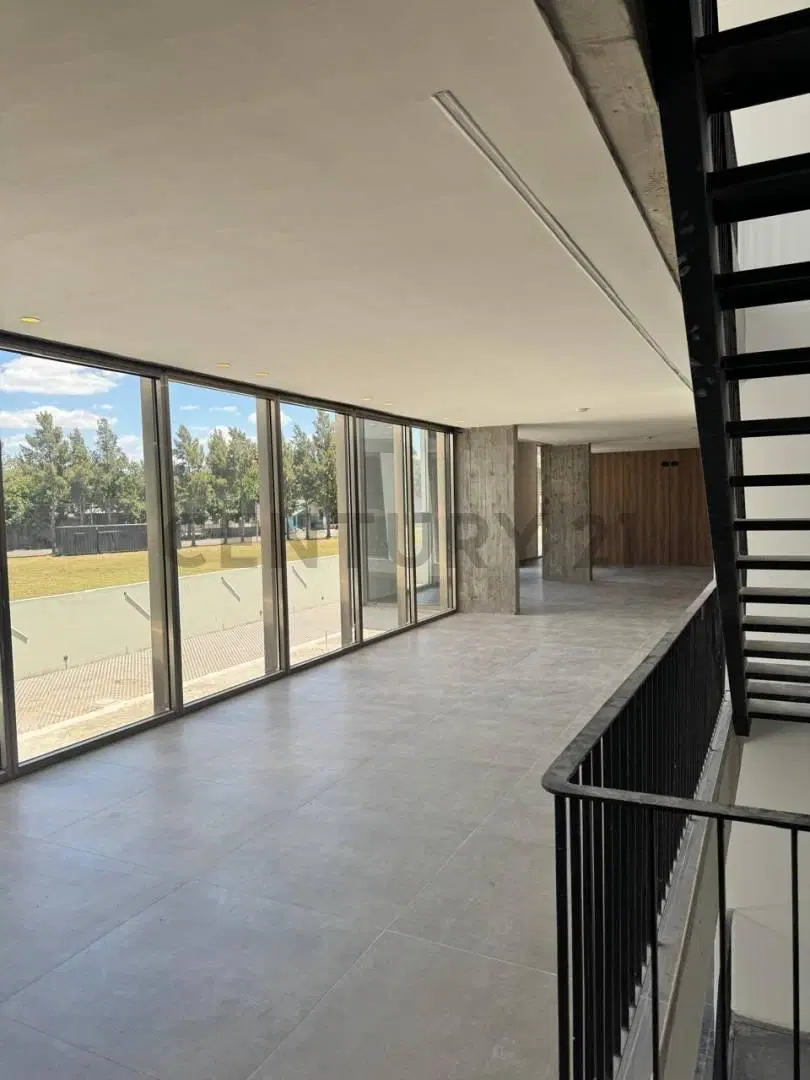 485 Y 138 OFICINA EN VENTA DISTRITO GORINA 1