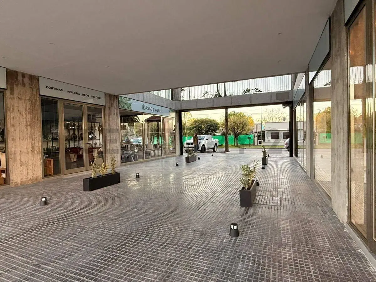 485 Y 138 OFICINA EN VENTA DISTRITO GORINA 2