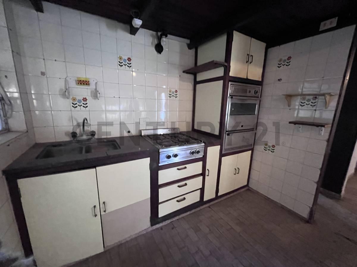 Foto de Calle 140 e/ 56 y 57 | Casa en venta de 3 Dormitorios a refaccionar, imagen 2