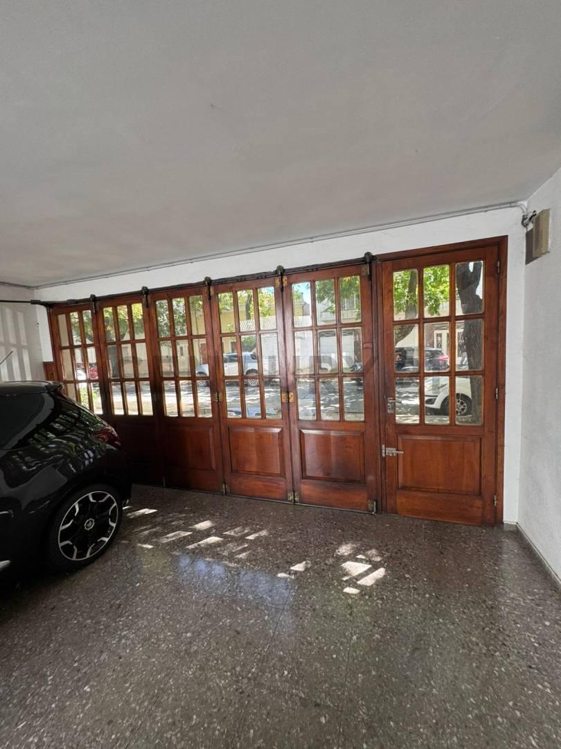 Foto de CASA EN VENTA EN BLOCK CON LOCAL EN PLENO CENTRO PLATENSE, imagen 2