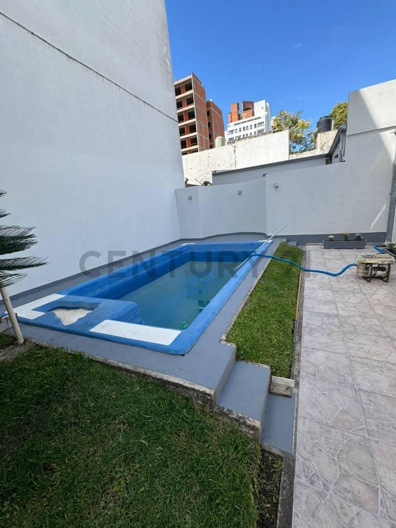 Foto de CASA EN VENTA EN BLOCK CON LOCAL EN PLENO CENTRO PLATENSE, imagen 1