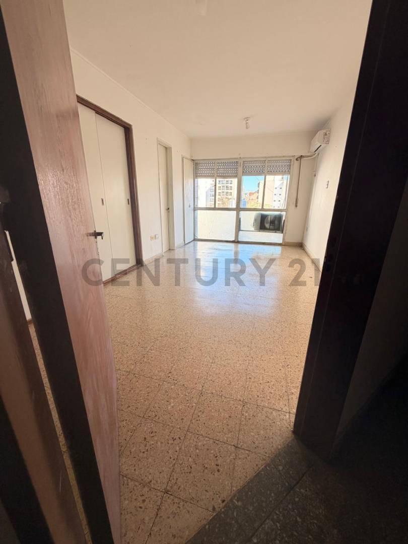 Foto de Diagonal 77 esquina 2 | DEPARTAMENTO EN VENTA LA PLATA, imagen 1