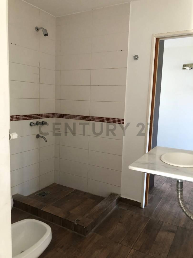 Foto de SEMIPISO EN ALQUILER 19 entre 55 Y 56, imagen 4