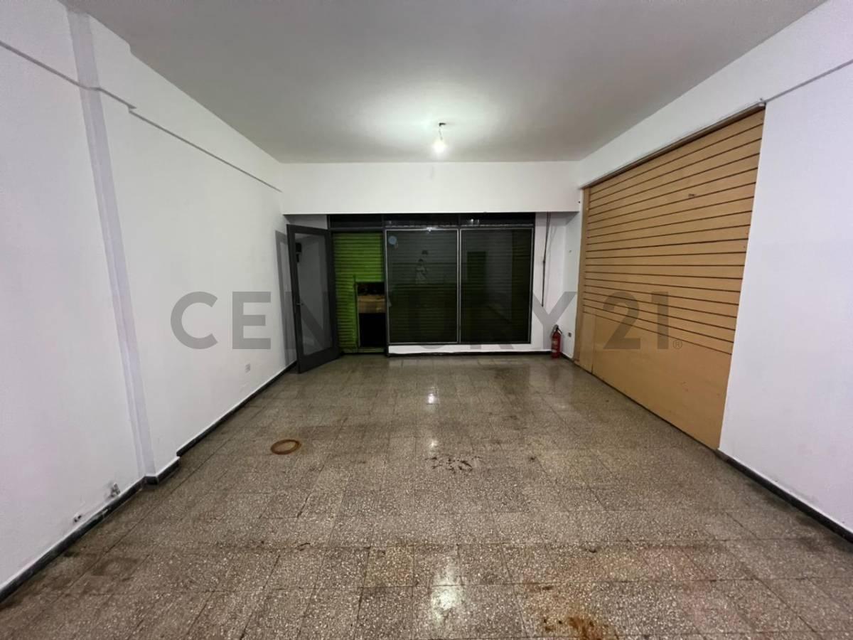 Foto de Av. Arana(419) e/ 26 y 27- Local - en Alquiler- Villa Elisa La Plata, imagen 3