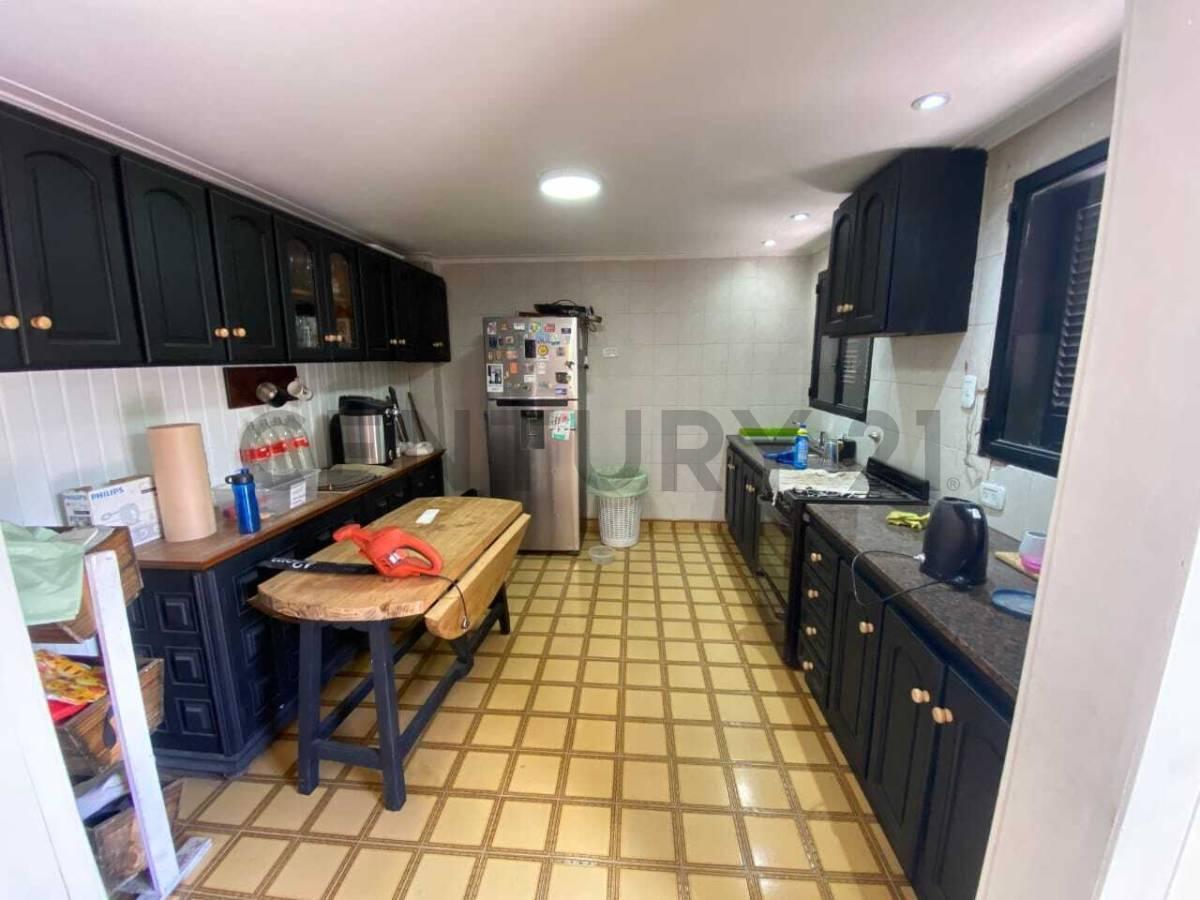 Foto de 70 entre 13 y 14 Casa en venta 4 dormitorios, La Plata.-, imagen 3