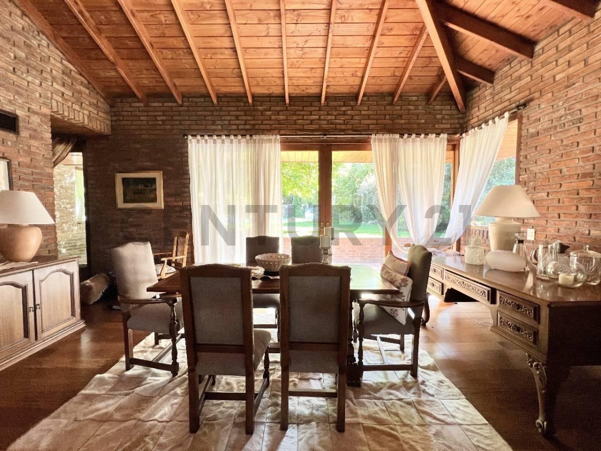 Foto de Venta de casa en Gonnet-La Plata en 18 e/ 503 y 504, imagen 2