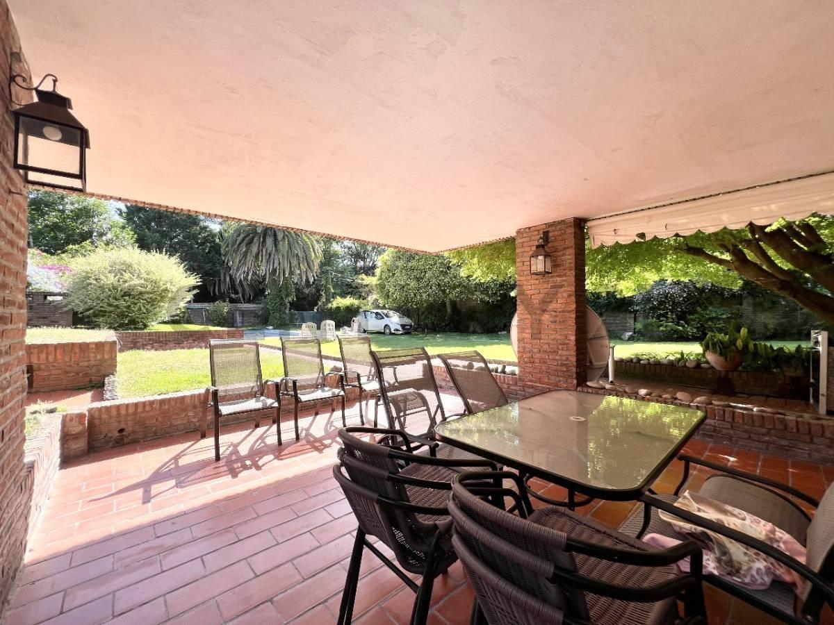 Foto de Venta de casa en Gonnet-La Plata en 18 e/ 503 y 504, imagen 1
