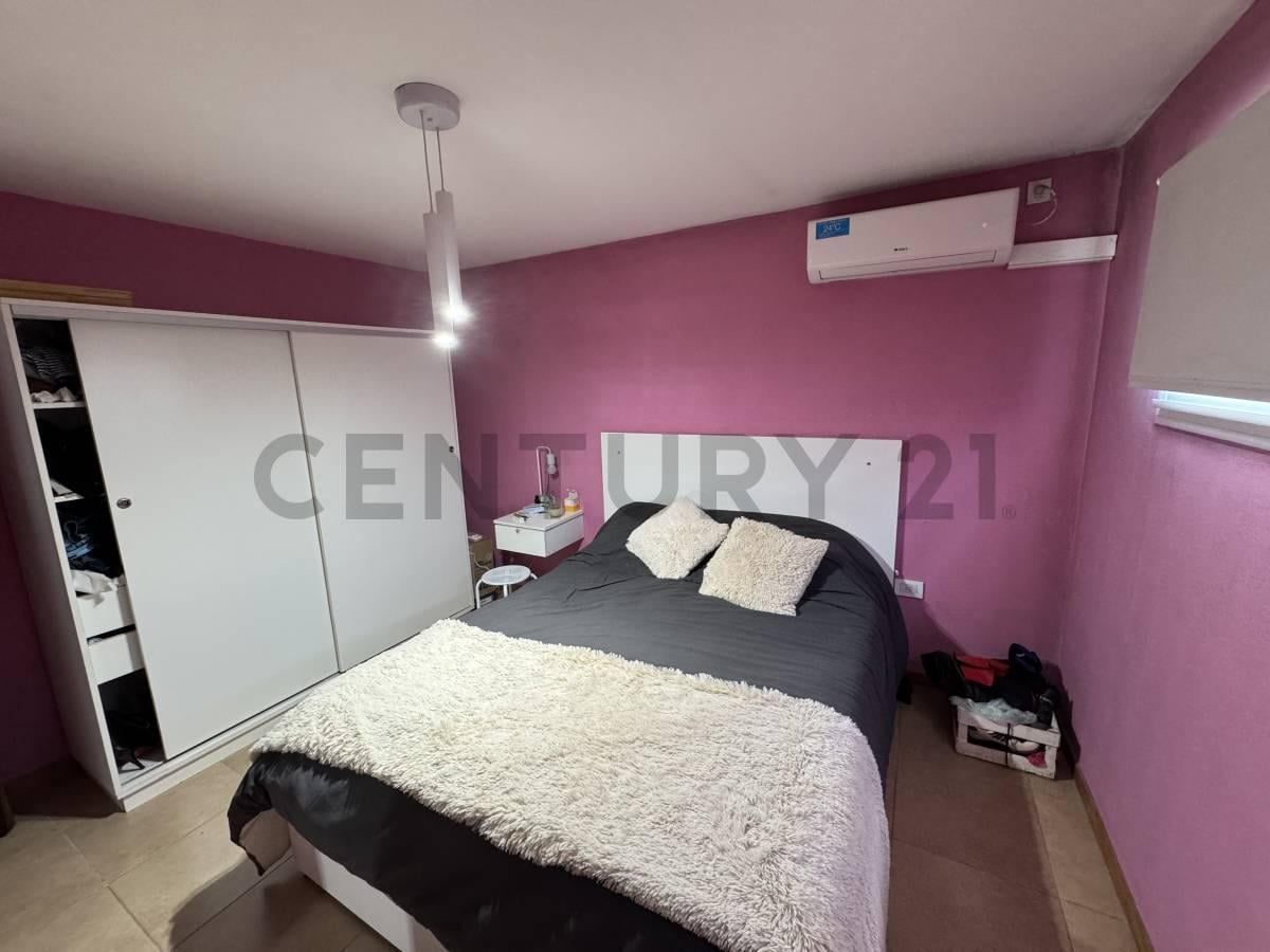 Foto de Venta casa | Dos dormitorios, con pileta y cochera | Calle 27 e/ 84 y, imagen 3