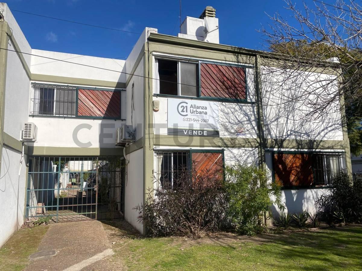 Foto de - VENTA DUPLEX TOLOSA - CALLE 14 e/ 528bis Y 529 -, imagen 1