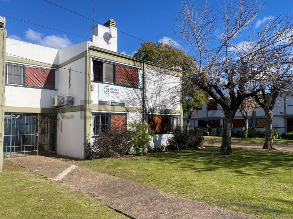 Foto de - VENTA DUPLEX TOLOSA - CALLE 14 e/ 528bis Y 529 -, imagen 2