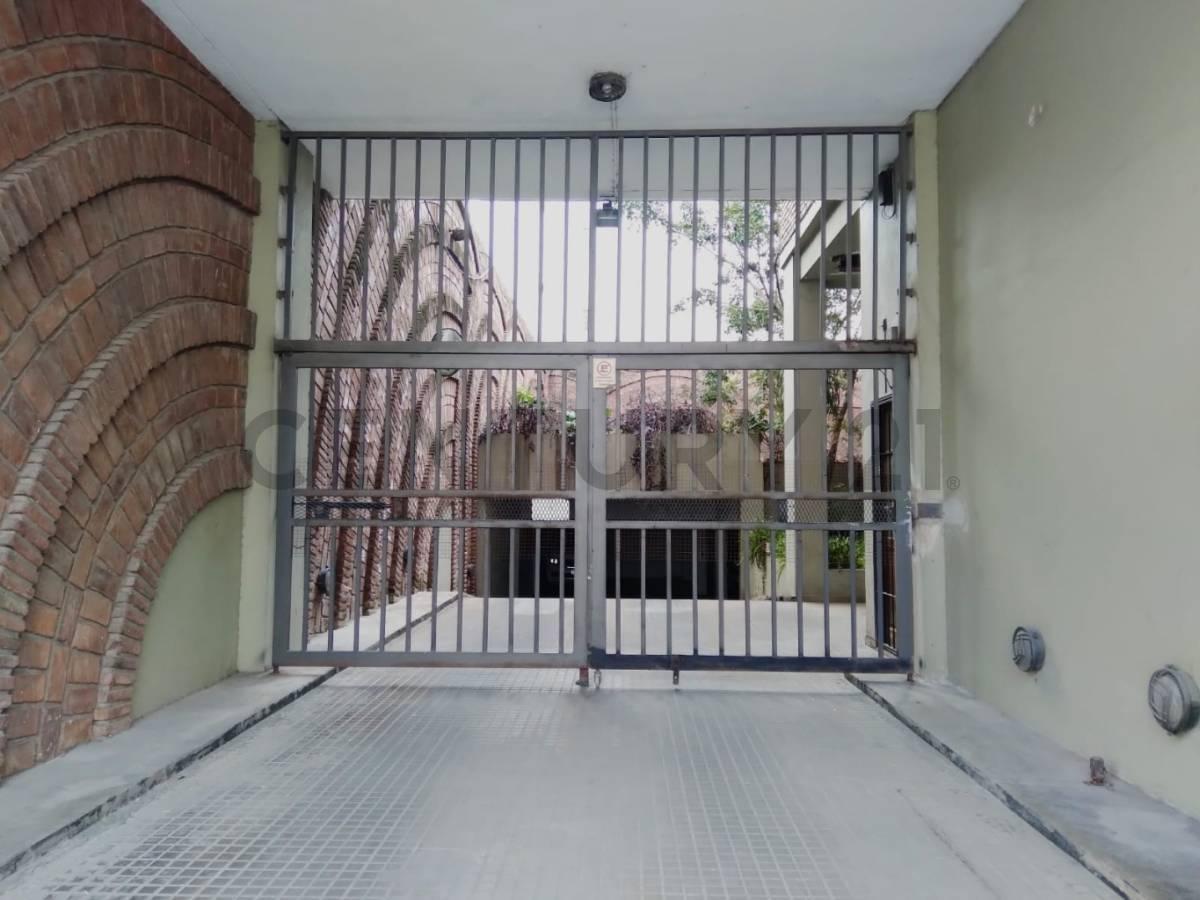 Foto de 11 y 45- Cochera cubierta en venta- La Plata, imagen 1