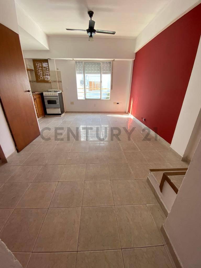 Foto de DEPARTAMENTO EN VENTA EN LA PLATA CON COCHERA, imagen 2
