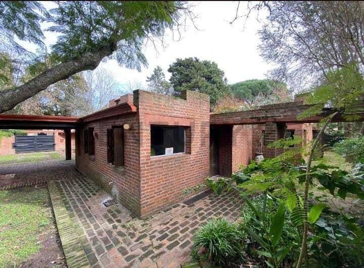 Foto de 24 entre 403 y 405 -Casa en venta- Villa Elisa, imagen 2