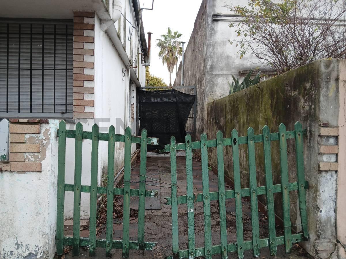 Foto de VENTA casa a REFACCIONAR con GALPON, 15 entre 35 Y 36, imagen 4