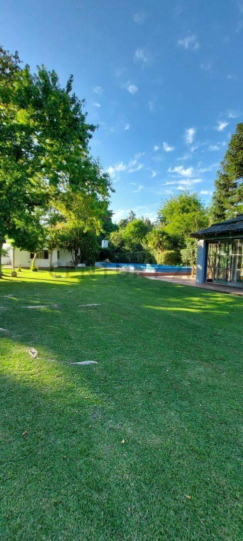 Foto de 405 y 31 -casa de cuatro dormitorios- en venta - villa elisa, imagen 1