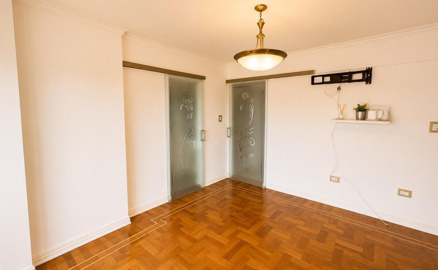 Foto de Venta exclusivo dpto 4 dormitorios + cochera centro., imagen 5