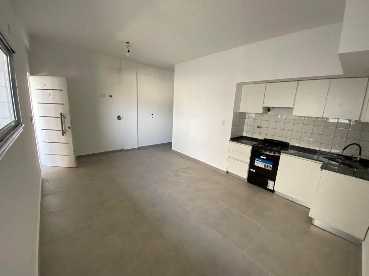 Foto de DEPARTAMENTO DE 2 AMB CON COCHERA, imagen 5