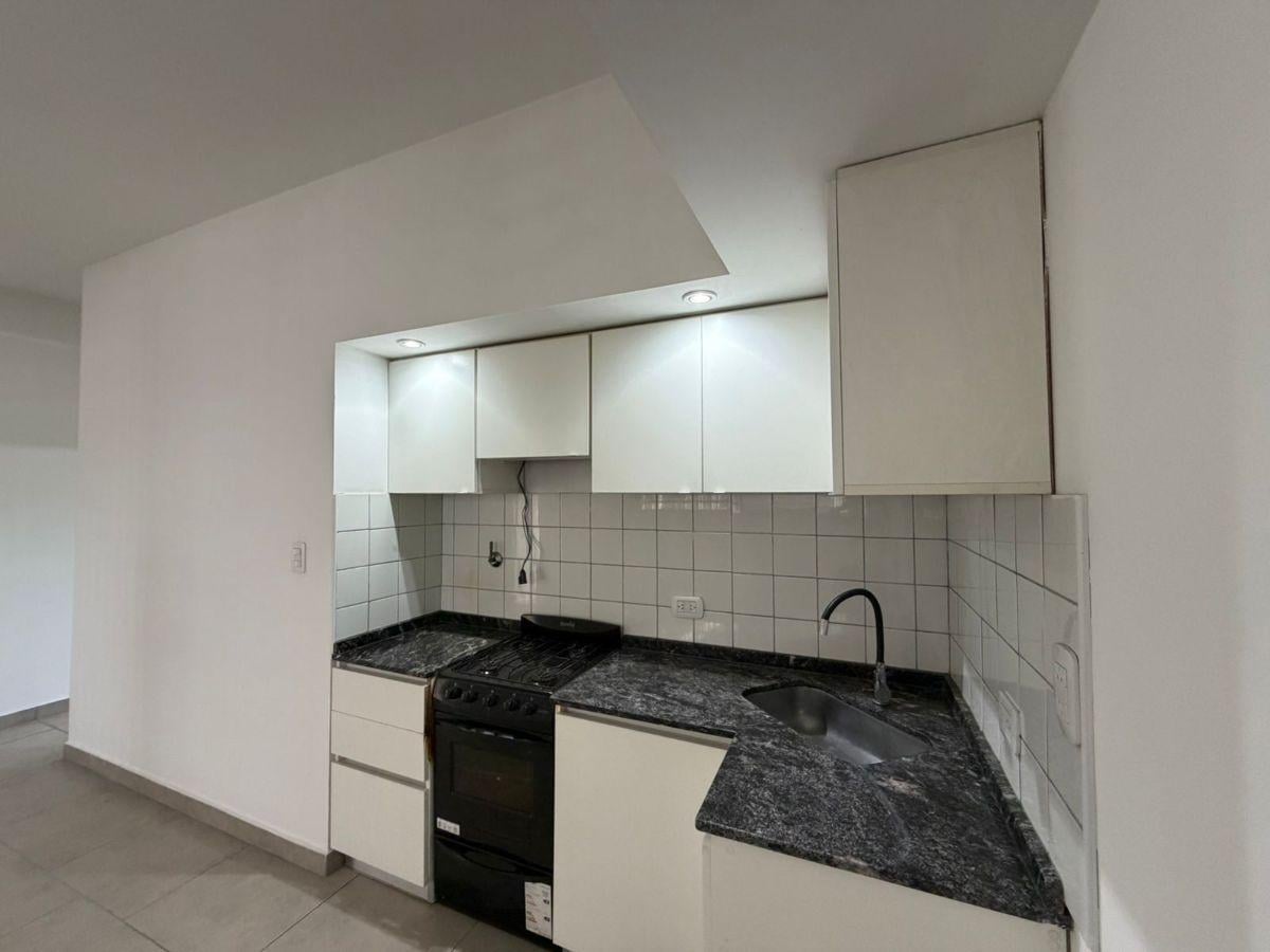Foto de DEPARTAMENTO DE 2 AMB CON COCHERA, imagen 4
