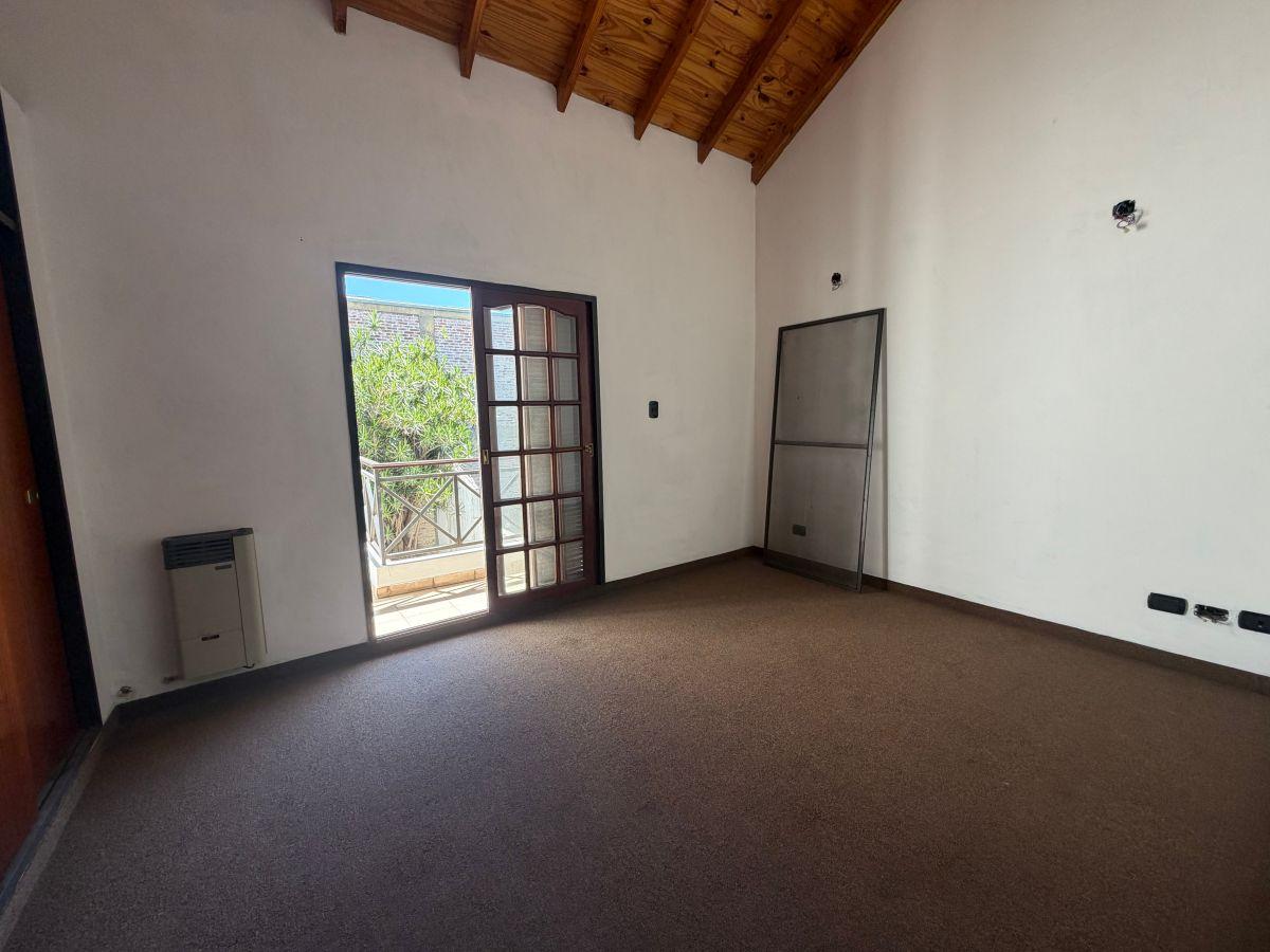 DUPLEX 4 AMB + ESCRITORIO | Villa Luzuriaga | Cochera y Parque