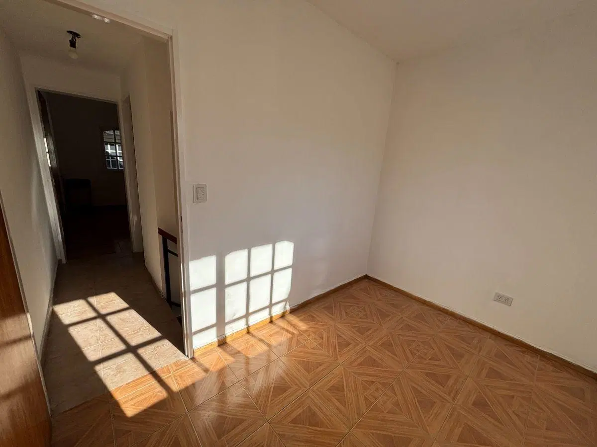 Dúplex de 3 amb en venta c/ cochera en Ramos Mejía 3