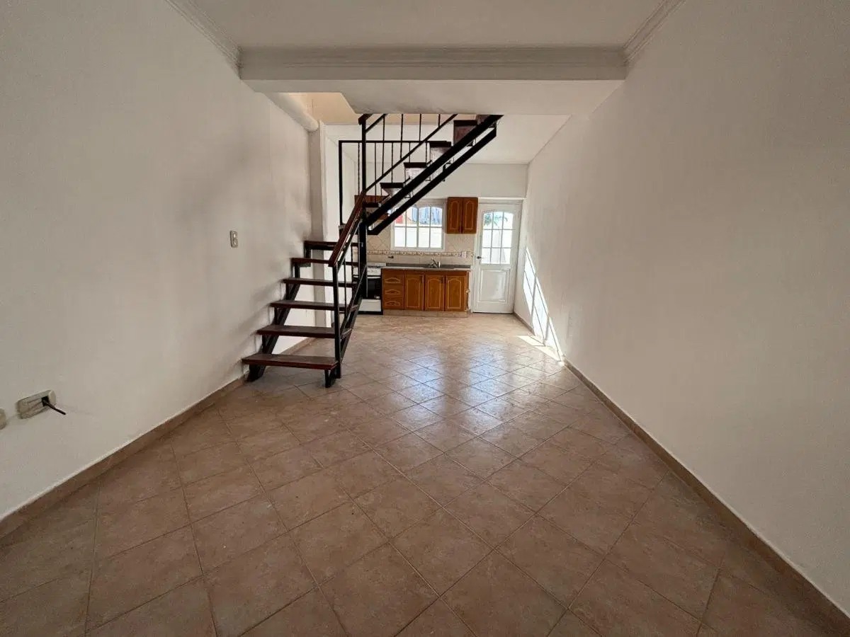 Dúplex de 3 amb en venta c/ cochera en Ramos Mejía 5
