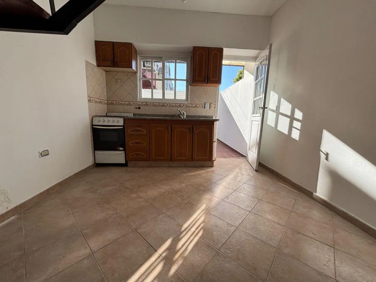 Dúplex de 3 amb en venta c/ cochera en Ramos Mejía 8