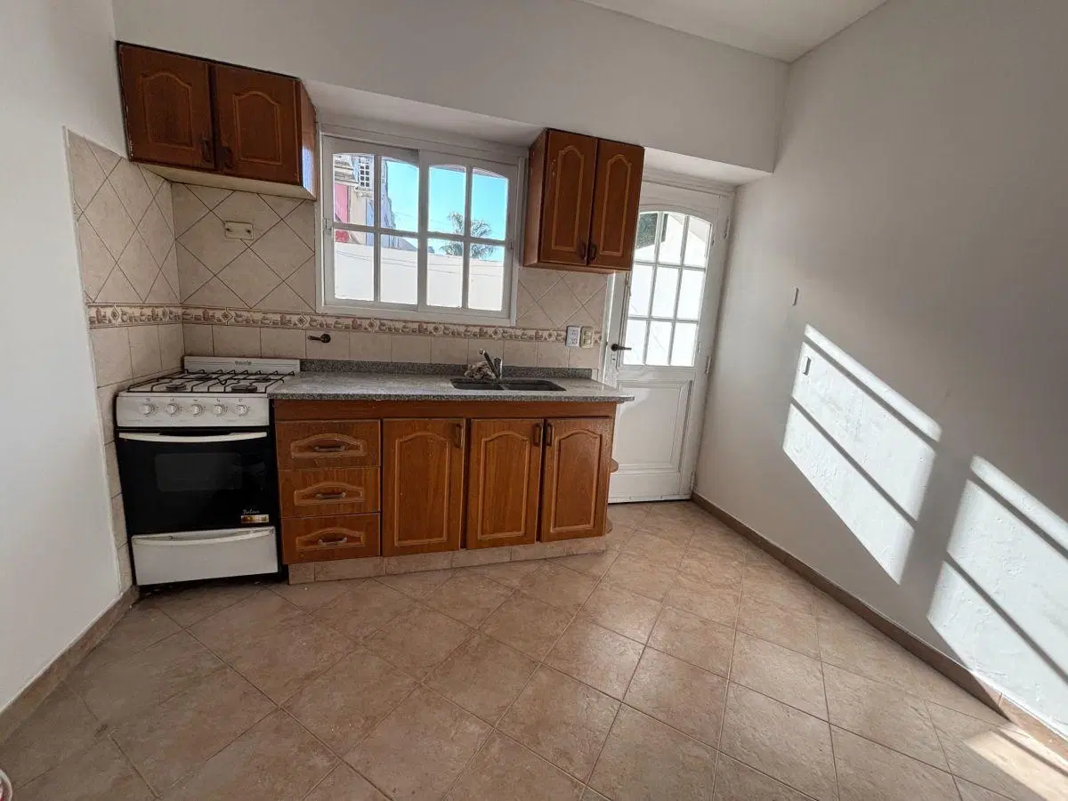 Dúplex de 3 amb en venta c/ cochera en Ramos Mejía 2