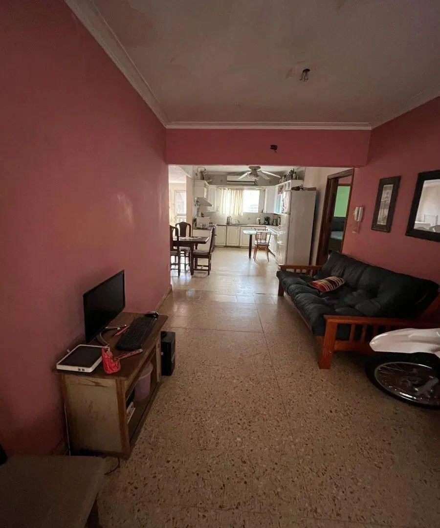 Oportunidad! Casa en venta cerca del bosque!! Gran potencial!! 4 dormitorios, cochera y parrilla!! 4