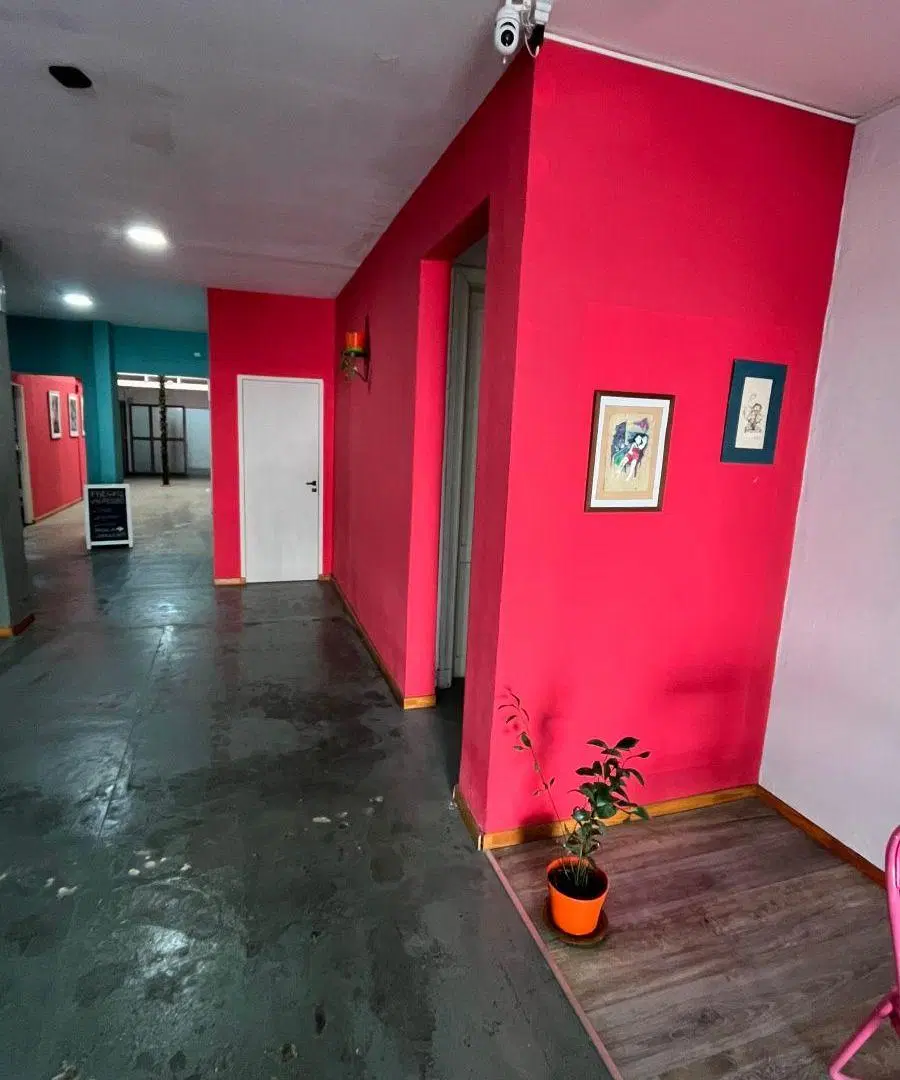 Importante local comercial!!! Múltiples oportunidades! 5