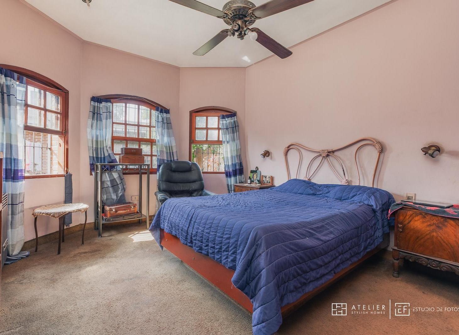 Foto de Casa 4 dormitorios con cochera y jardín, imagen 4