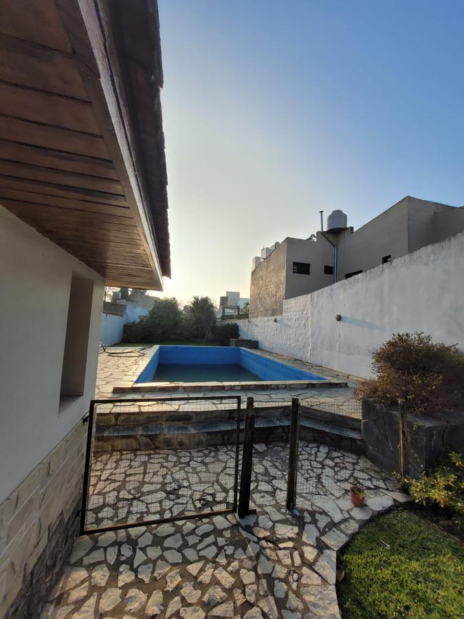 Casa en 40/9 y 10 4